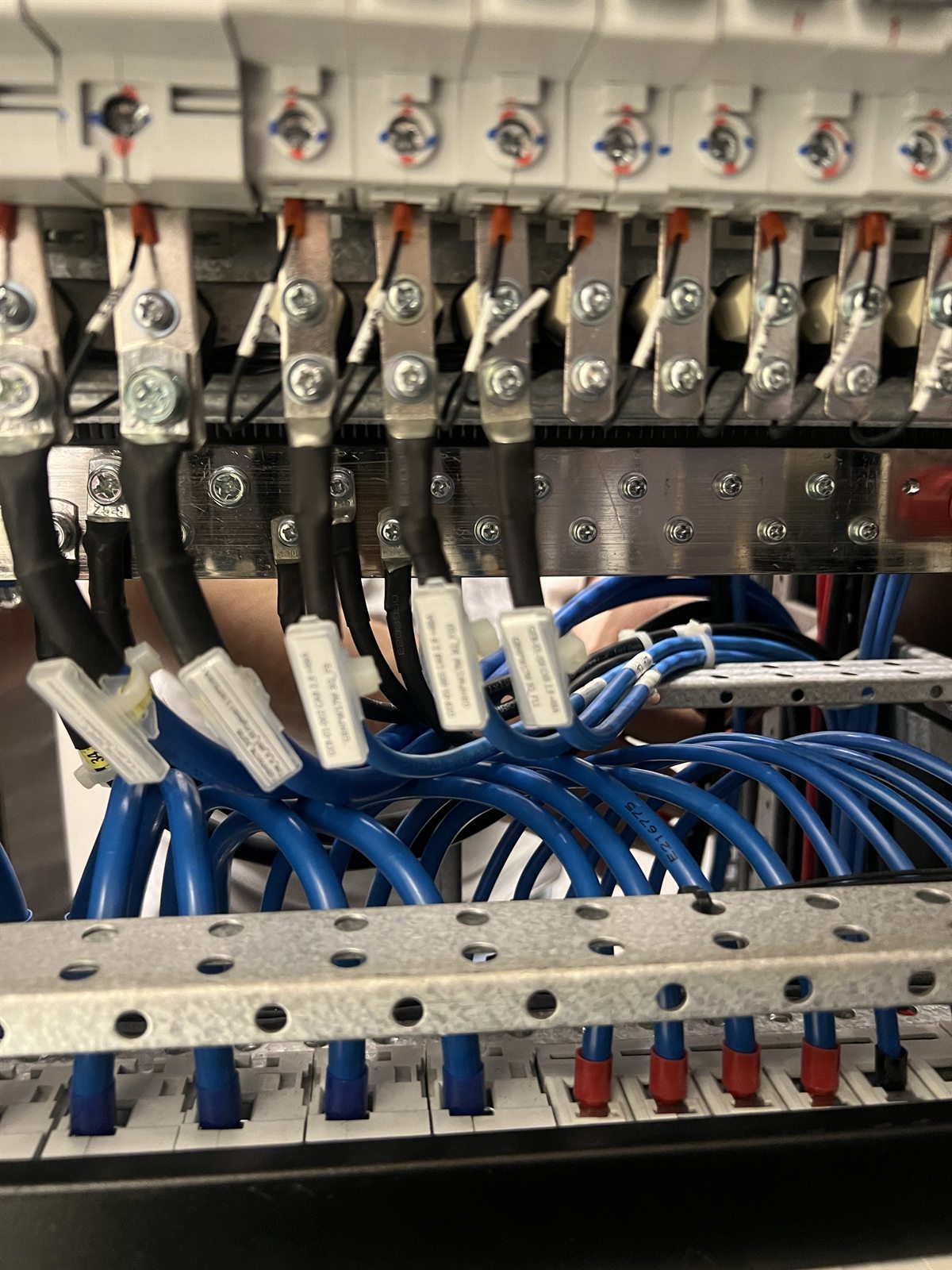 Enerji & Elektrik Uygulamaları - DC Pano Sigorta Giriş Uygulaması